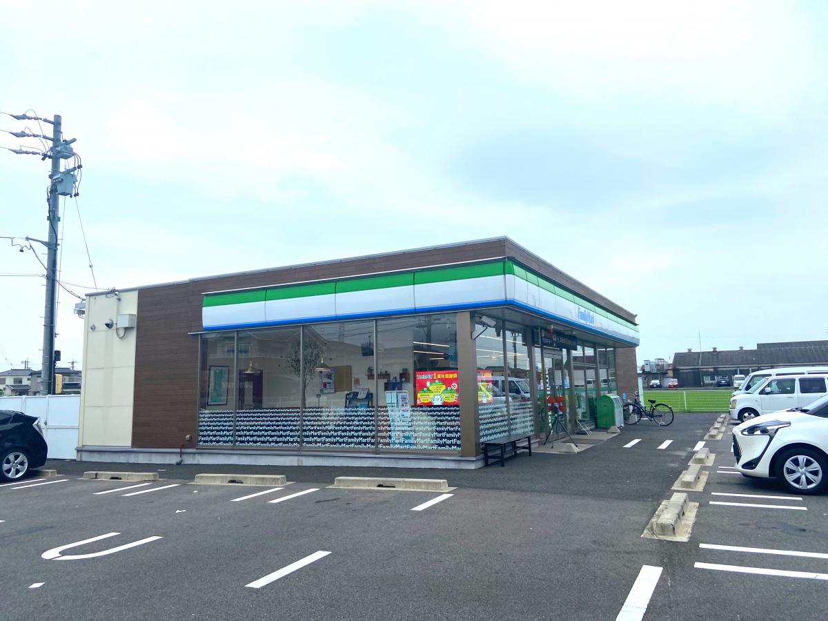 マーケットピア ファミリーマート 愛西北一色店 愛西市北一色町