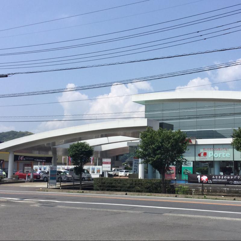 マーケットピア 西九州トヨタ自動車唐津店 唐津市和多田天満町