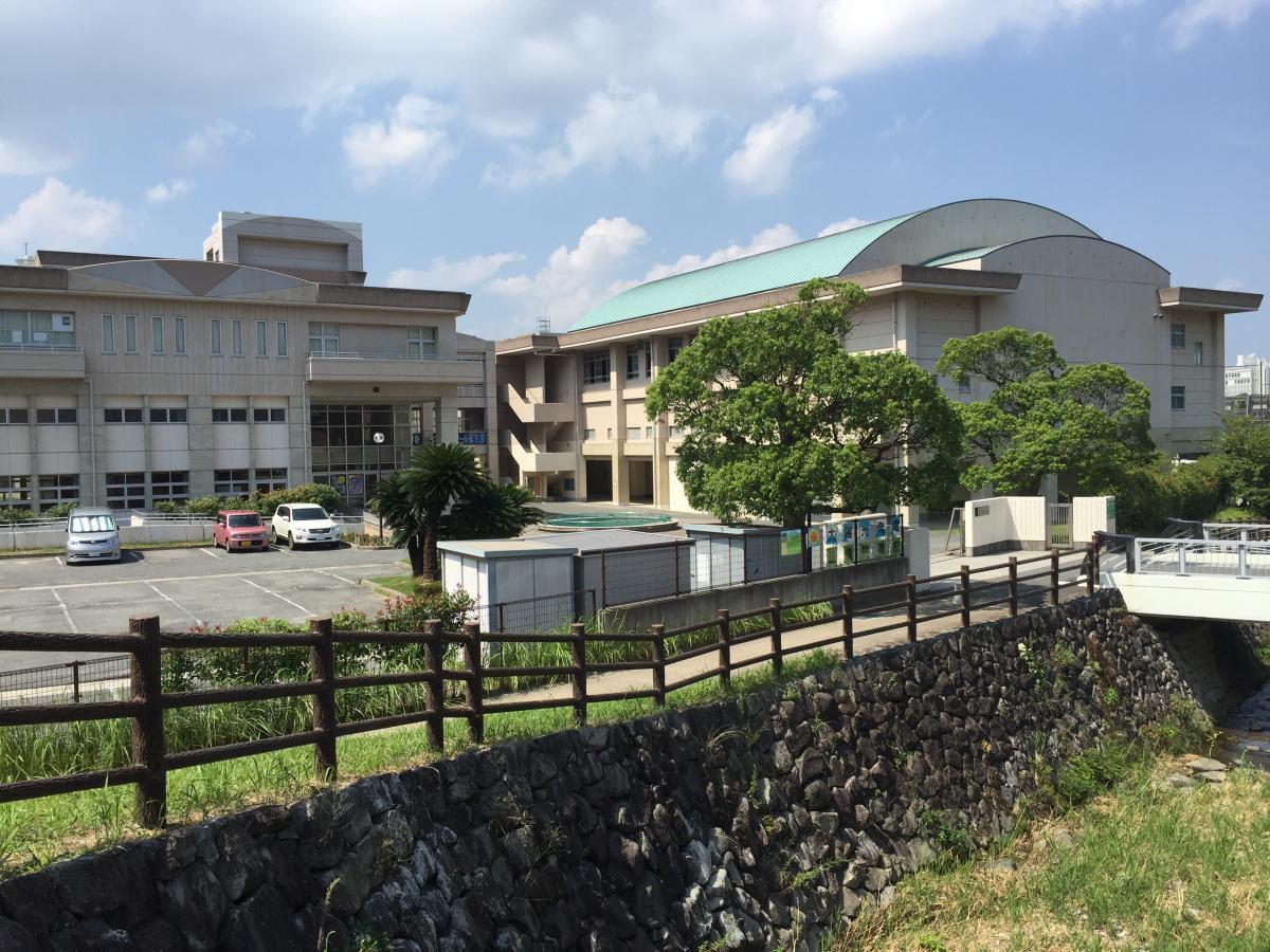 【スタディピア】黒崎中学校(北九州市八幡西区西鳴水) 【スタディピア】黒崎中学校(北九州市八幡西区西鳴水)