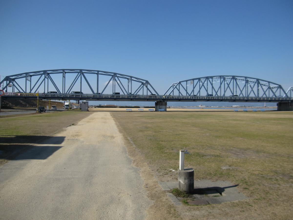 パブリネット 吉野川河川敷緑地