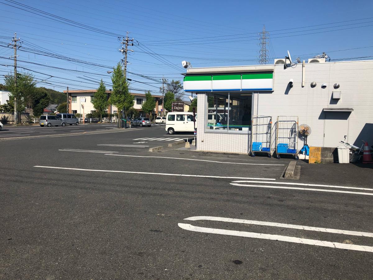 マーケットピア ファミリーマート 四日市笹川通り店 四日市市笹川