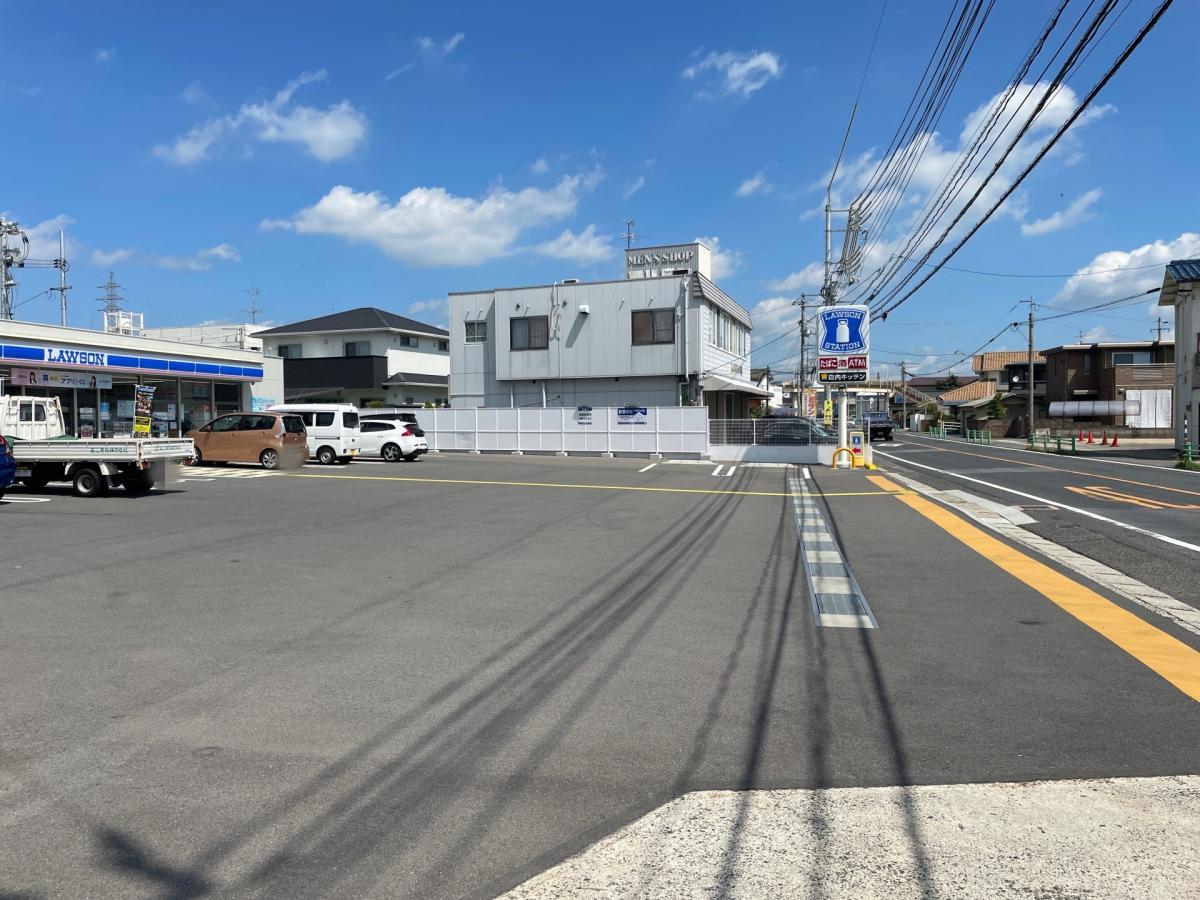 ローソン 岡山金岡西町店／ホームメイト