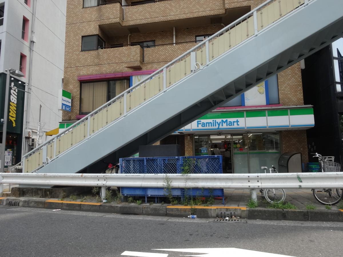 ファミリーマート 外苑南青山二丁目店／ホームメイト