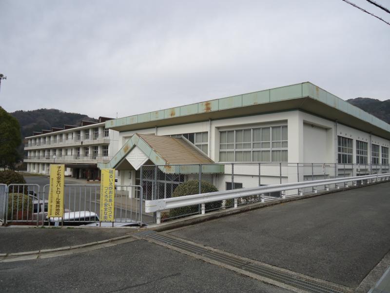 【スタディピア】柱本小学校(橋本市紀見ケ丘) 【スタディピア】柱本小学校(橋本市紀見ケ丘)