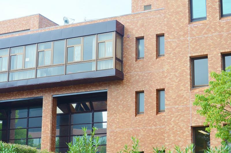 自然科学研究機構岡崎情報図書館：写真／ホームメイト